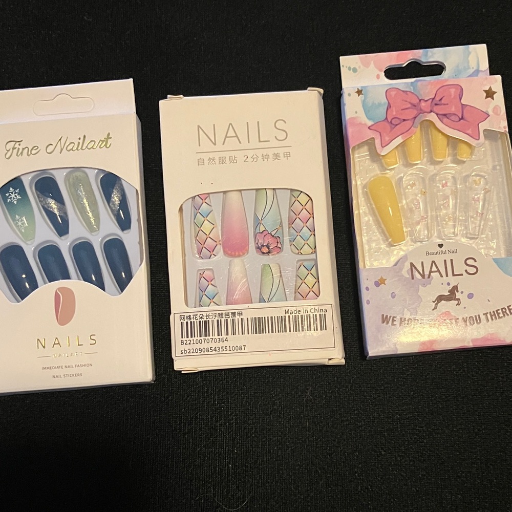 Assorted Women’s Press-On Nails - Pastel Blue, Pink & Yellow